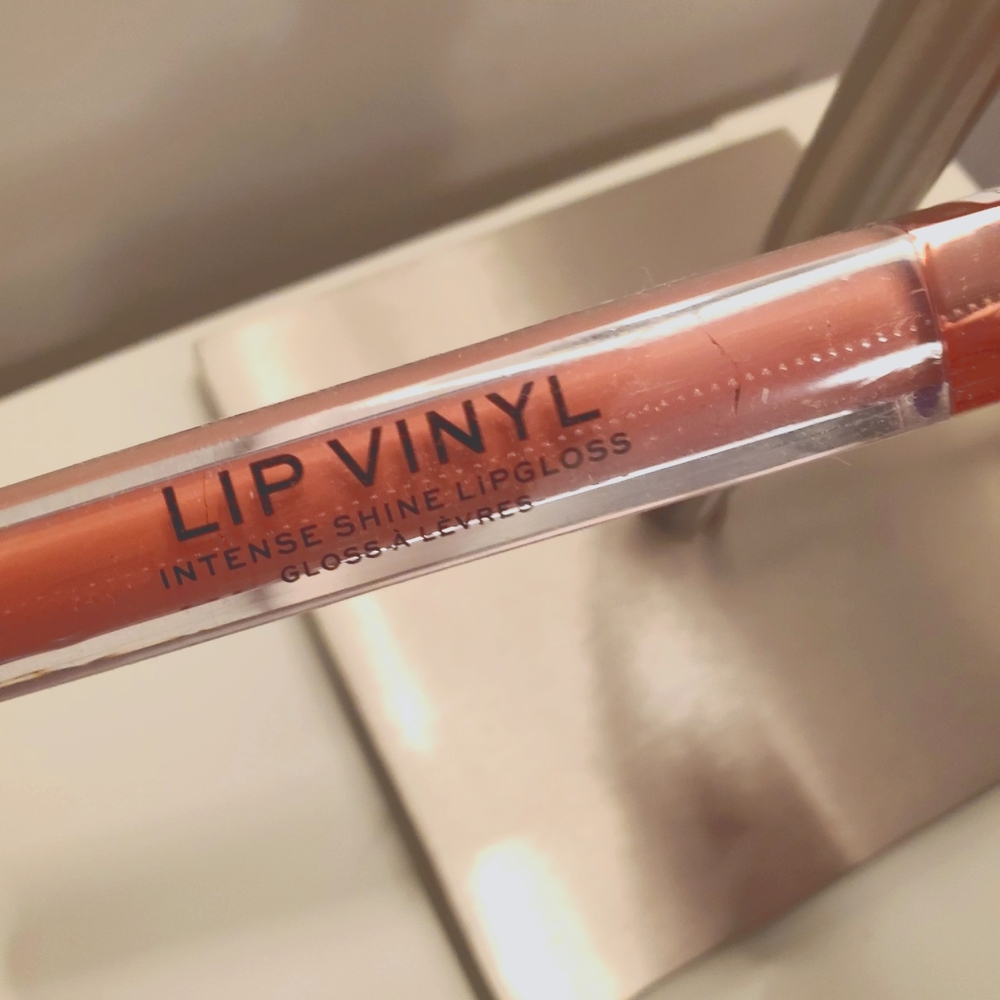 Revolution Lip Vinyl 💋 "Glorified"